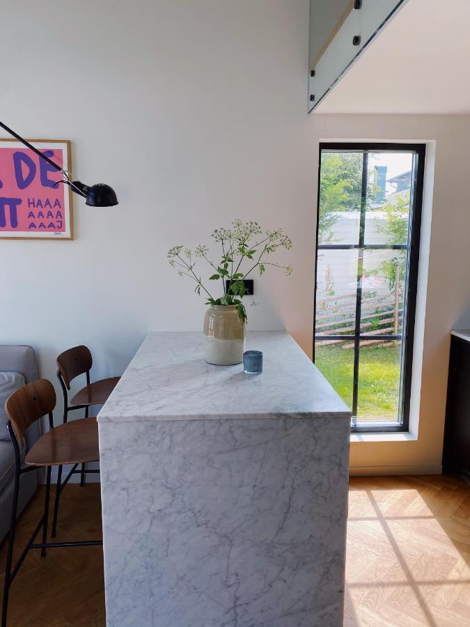 Guesthouse, Not Even A Minute Walk To The Ocean *