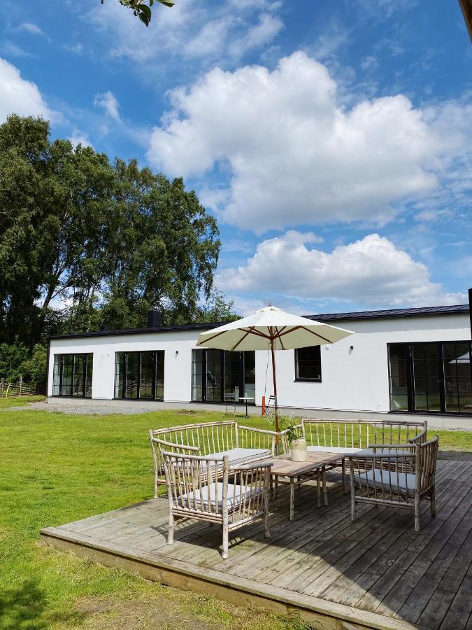 Guesthouse, Not Even A Minute Walk To The Ocean Vakantiehuis Kullavik