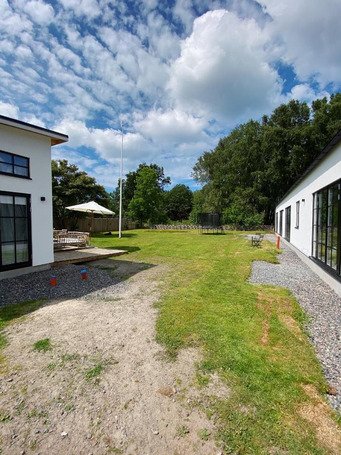 Vakantiehuis Guesthouse, Not Even A Minute Walk To The Ocean *