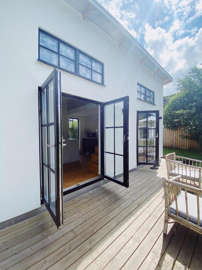 Guesthouse, Not Even A Minute Walk To The Ocean *